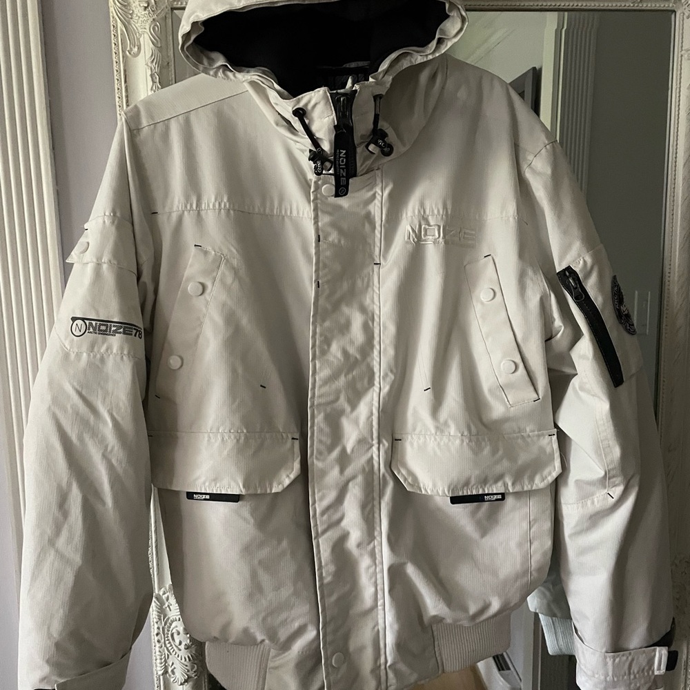 Noise Arctic Engineered snowboarding jacket oversized M